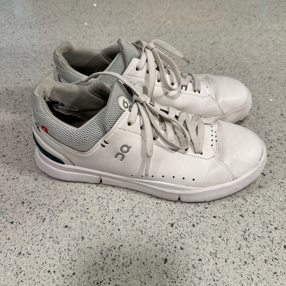 Used On Women’s The Roger Advantage. Size 8.5.